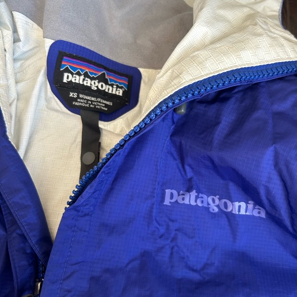 Rain coat - Picture 2 of 2